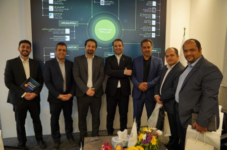 بازدید مدیرعامل و مدیران شرکت فناوری‌های نوین سروش سپهر و نماینده اداره کل سرمایه‌گذاری بانک صادرات  از شانزدهمین نمایشگاه فناوری نانو و نمایشگاه فرایران